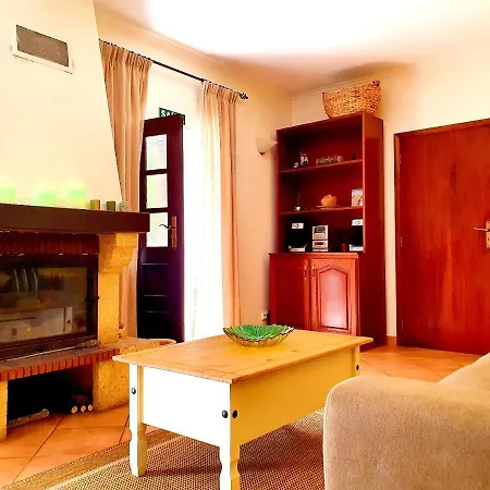 Villa Charming With Mountain View In Garden