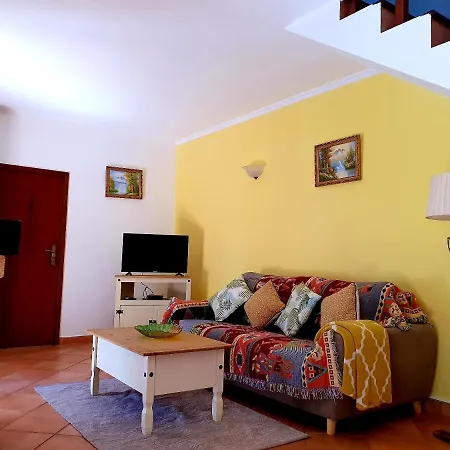 Villa Charming With Mountain View In Garden