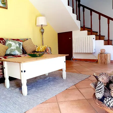 Charming With Mountain View In Garden Camacha (Madeira)